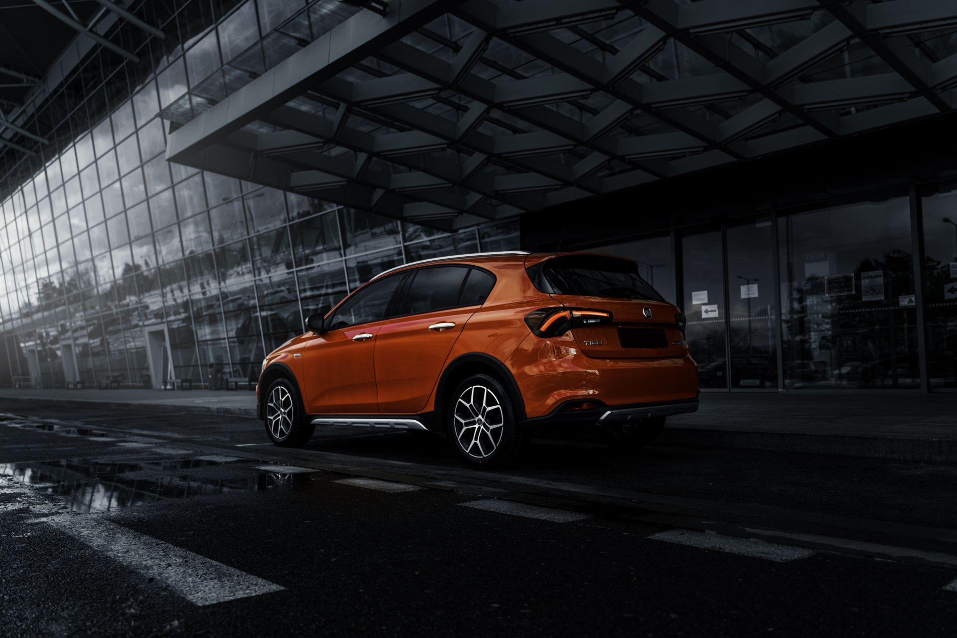 Fiat Tipo exteriér vozidla z boku. Nový Fiat Tipo hatchback, cena, skladom na predaj, nové vozidlo
