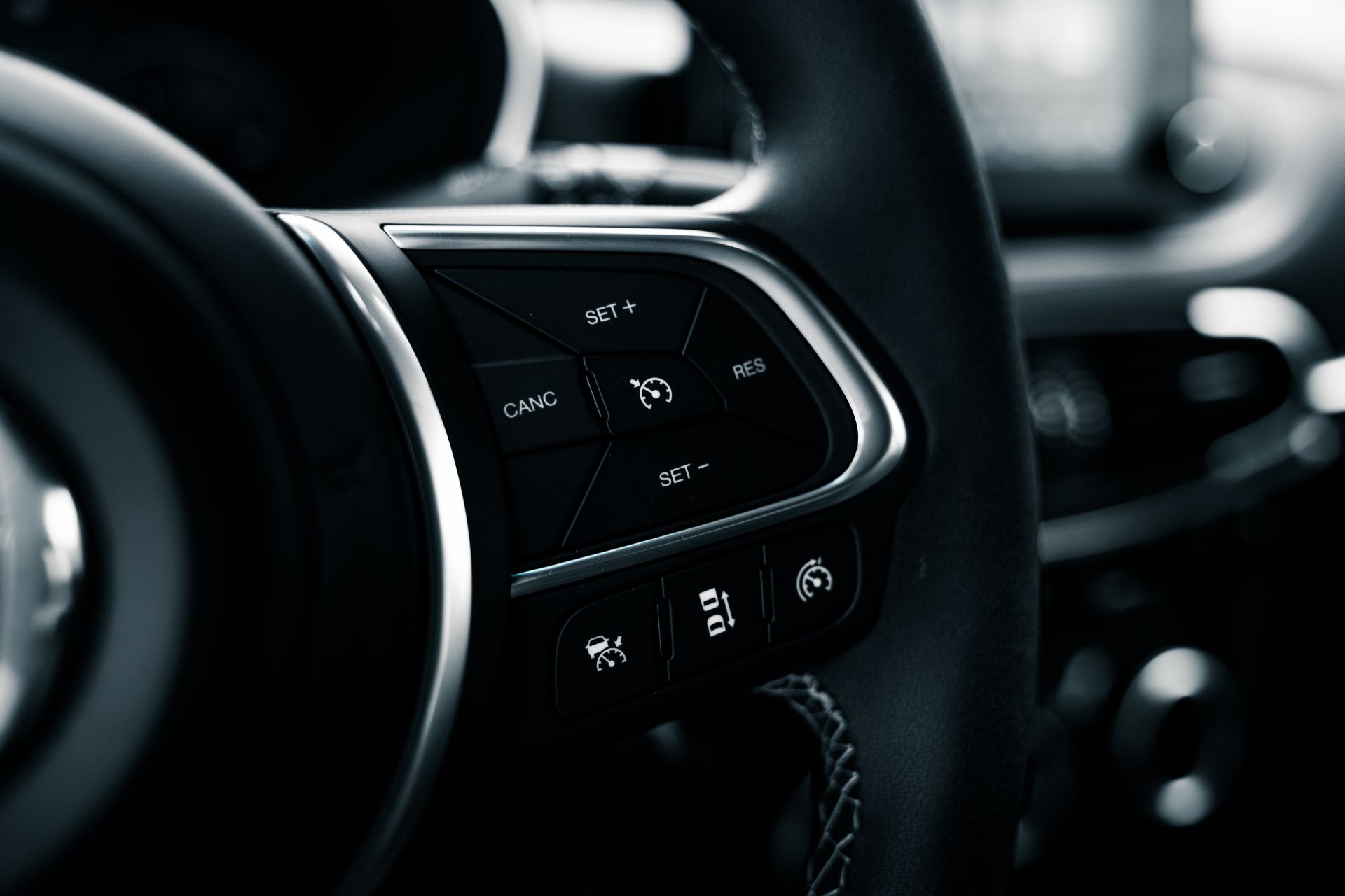 Fiat Tipo Cross a adaptívny tempomat, volant. Auto Fiat Tipo Cross kombi, cena, cenník, na predaj, skladom