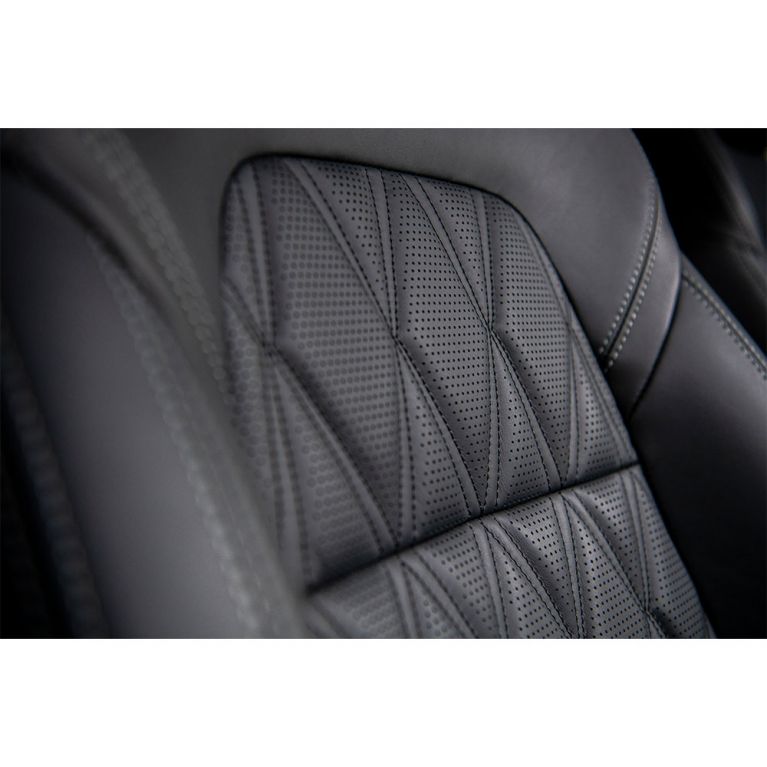 Nissan Qashqai 2023 - luxusné sedadlá čalúnené kožou Nappa s masážnou funkciou, masážne sedadlá vo vozidle