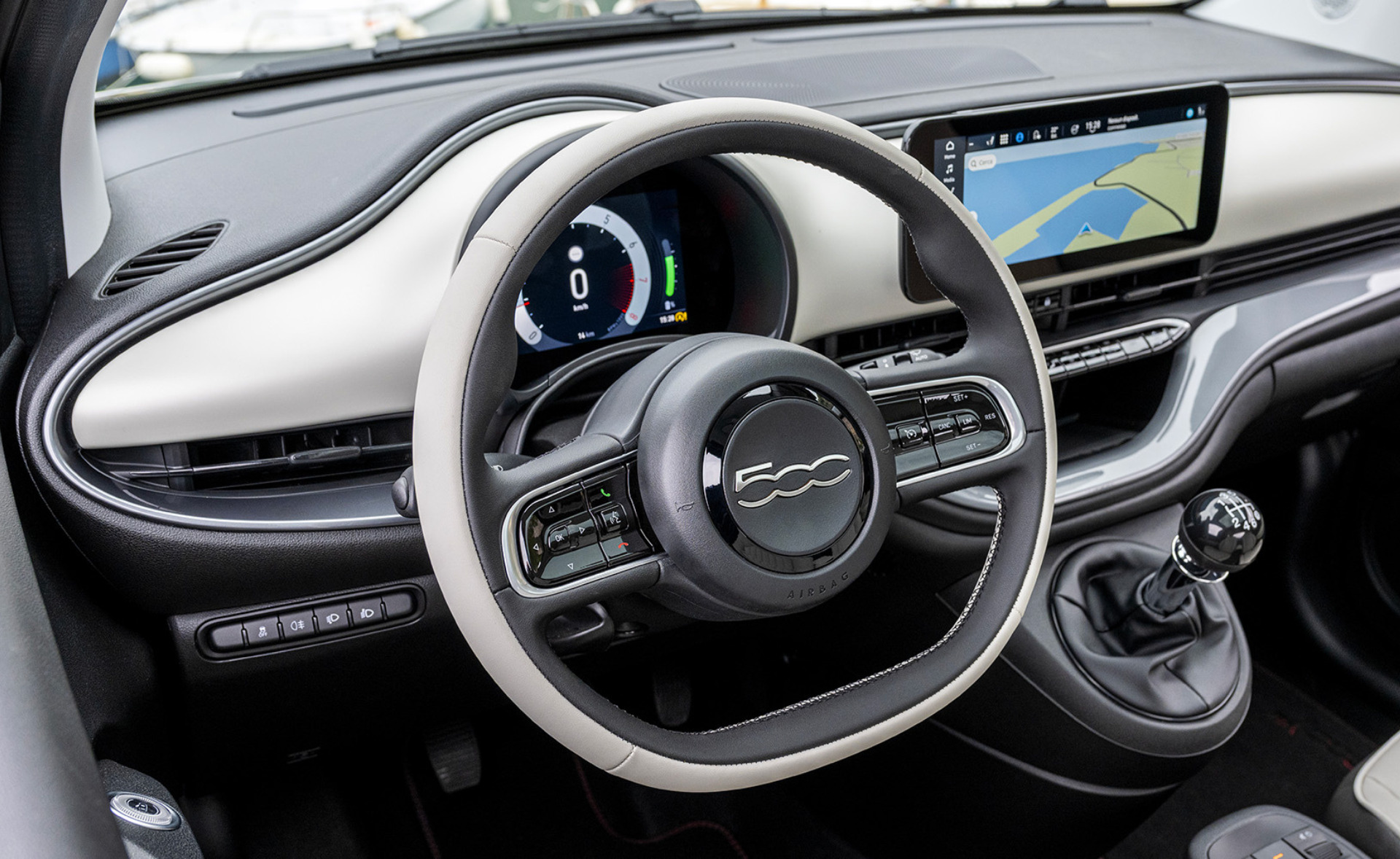 Fiat 500 hybrid volant