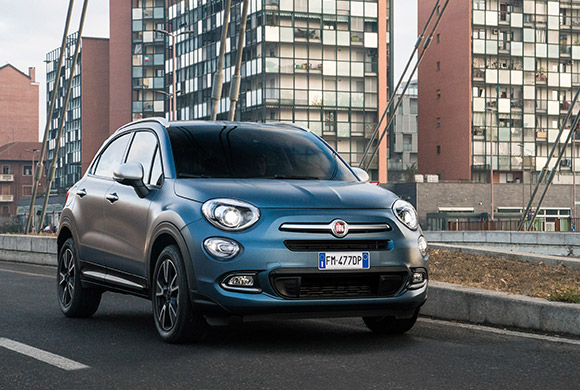 Nový Fiat 500x recenzia, rozmery, motory, cena, skladom, interiér. Rodinné auto Fiat 500x na predaj.