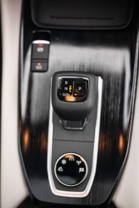 Nissan Qashqai volič automatickej prevodovky Xtronic. Nissan Qashaqai interiér vozidla. Recenzia, test a skúsenosti.