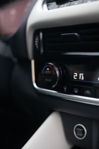 Nissan Qashqai interiér a klimatizácia vo vozidle. Nissan Qashqai test, recenzia a skúsenosti.