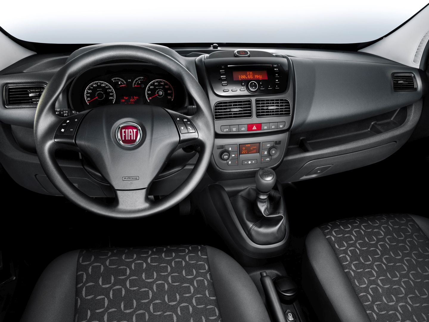 Fiat Doblo 2011-2015 interiér