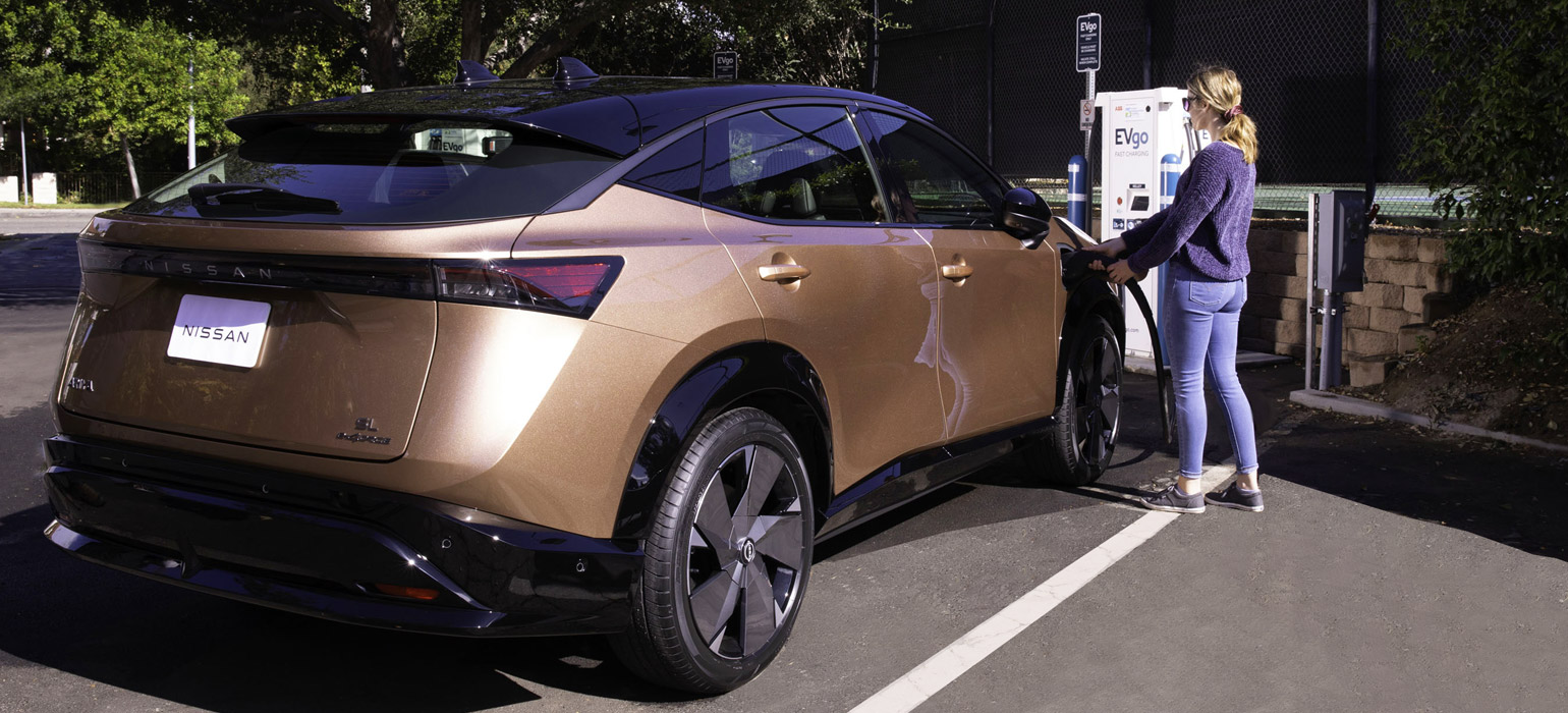 Elektrické SUV, elektromobil Nissan Ariya 2022, 2023