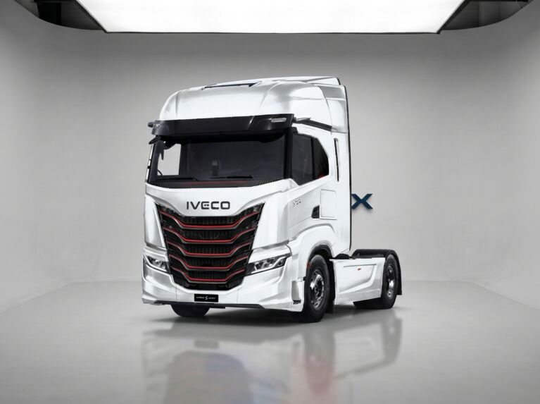 IVECO S-Way AS440S50T/P – ťahač 4×2, 500 k, kabína Active Space
