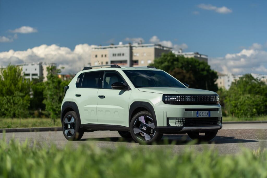 Fiat Grande Panda 2026 vista tre quarti anteriore